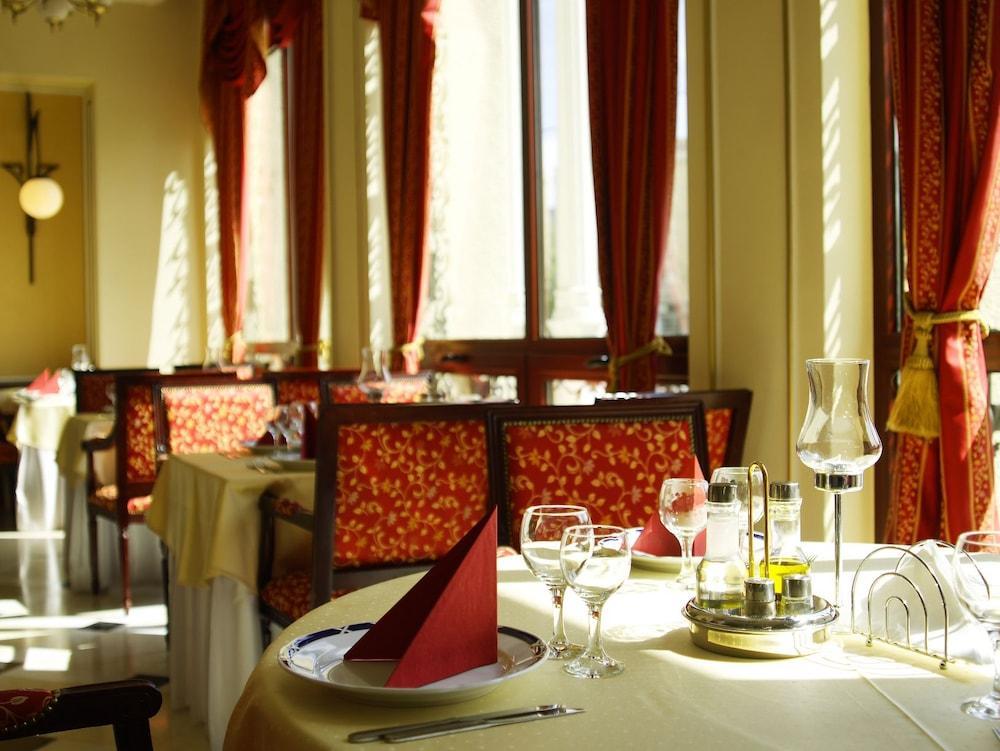 Hotel Astoria City Center Ιάσιο Εξωτερικό φωτογραφία