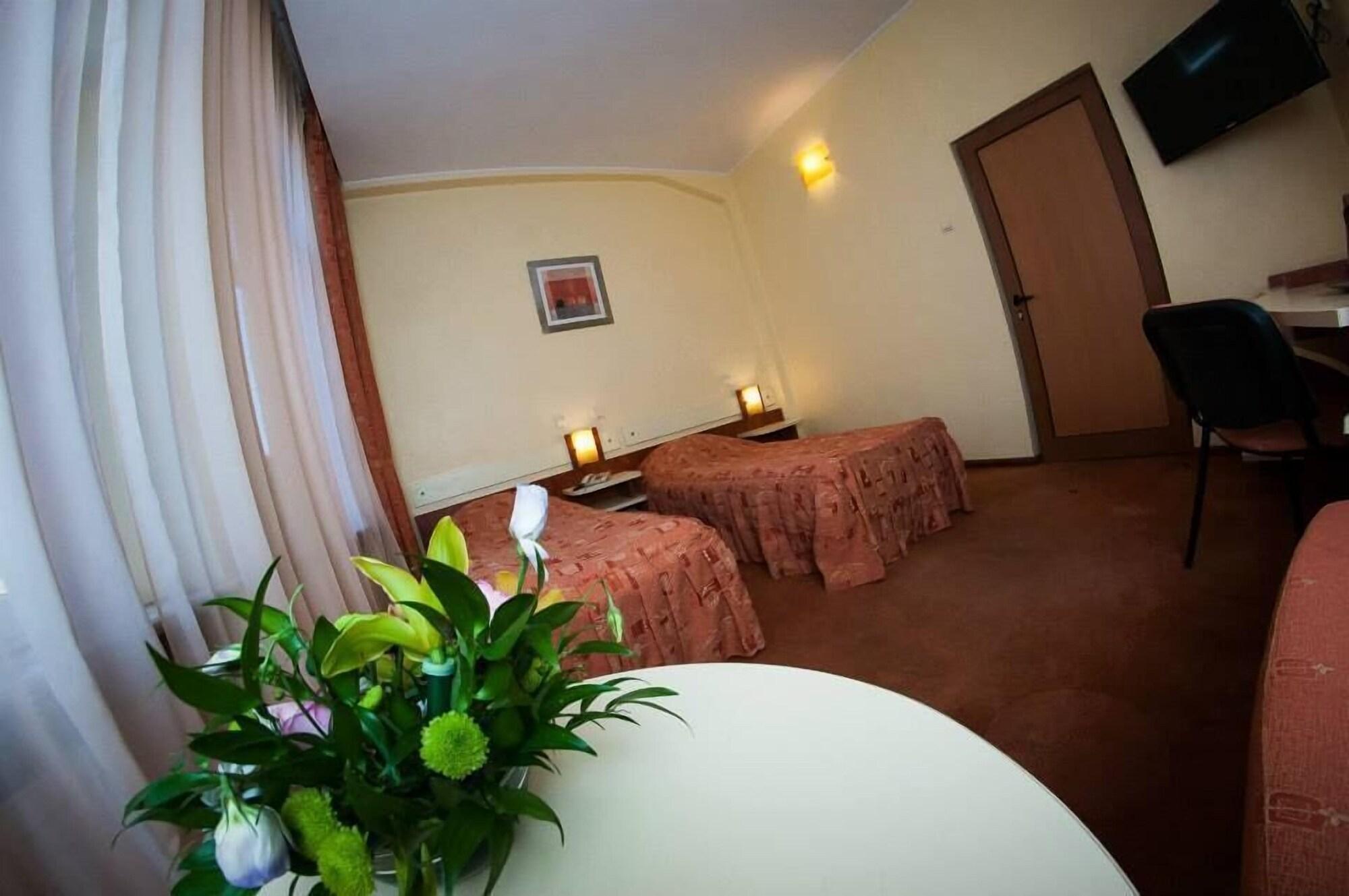 Hotel Astoria City Center Ιάσιο Εξωτερικό φωτογραφία