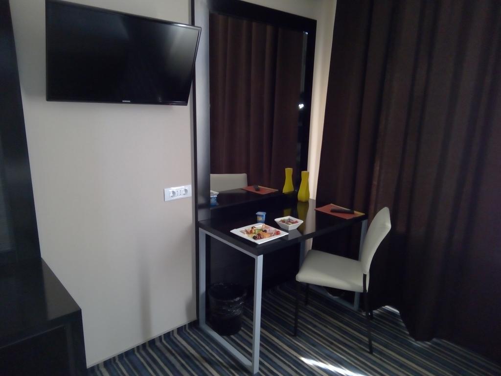 Hotel Astoria City Center Ιάσιο Εξωτερικό φωτογραφία