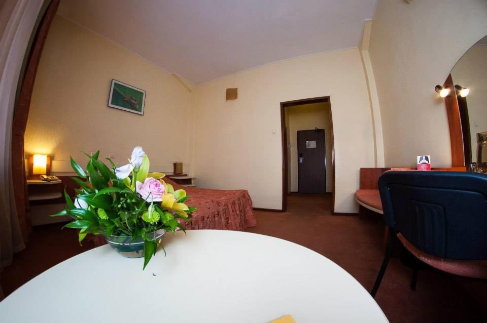 Hotel Astoria City Center Ιάσιο Εξωτερικό φωτογραφία